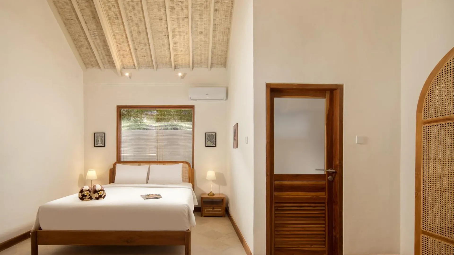 别墅 New, Seminyak 8 Bed,10 Bath Villa, Best Location 印尼