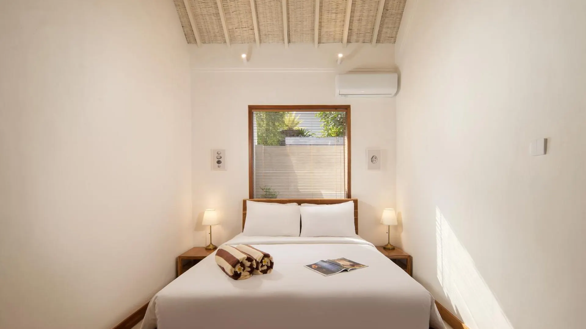 别墅 New, Seminyak 8 Bed,10 Bath Villa, Best Location