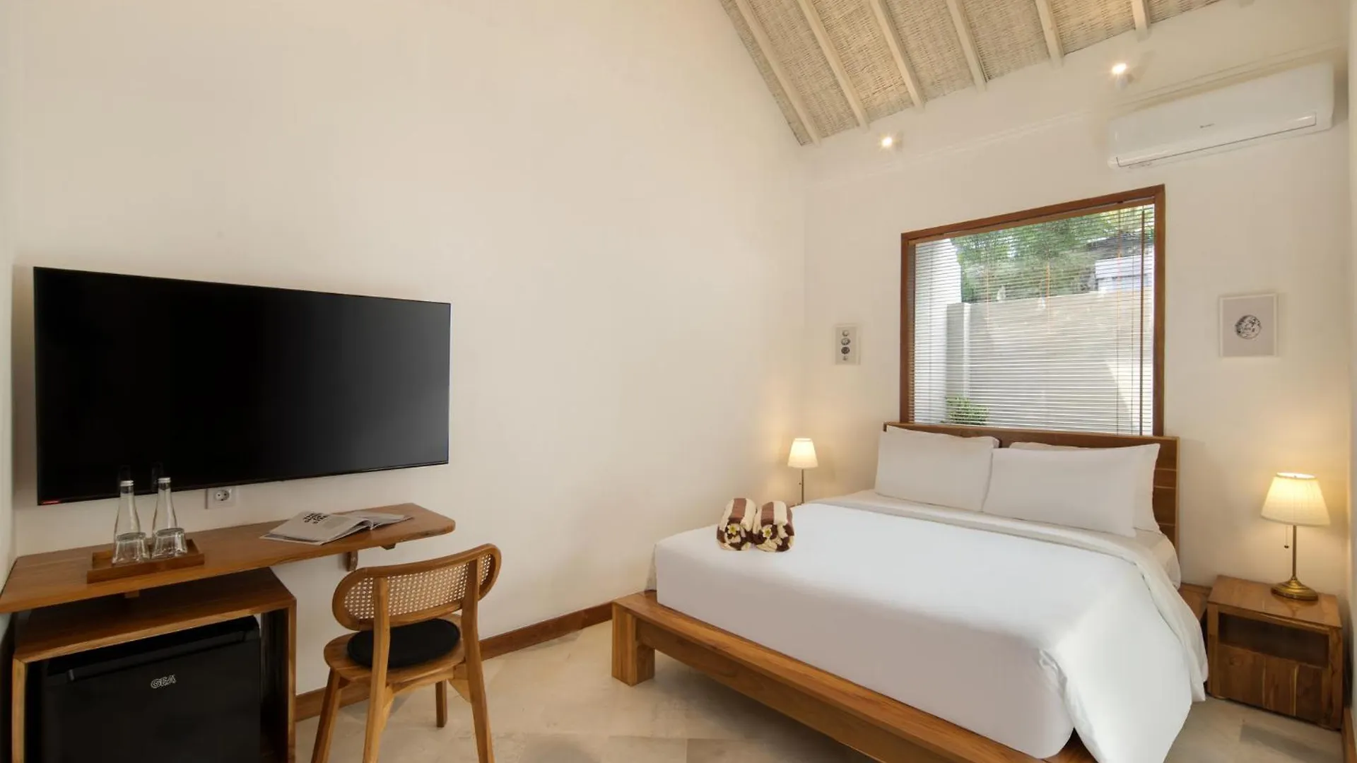 New, Seminyak 8 Bed,10 Bath Villa, Best Location 别墅