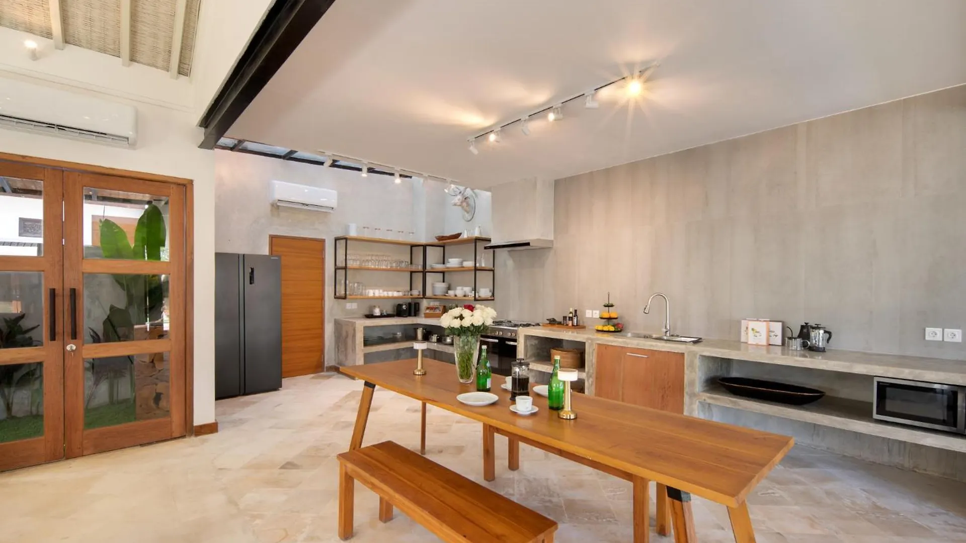 别墅 New, Seminyak 8 Bed,10 Bath Villa, Best Location 印尼