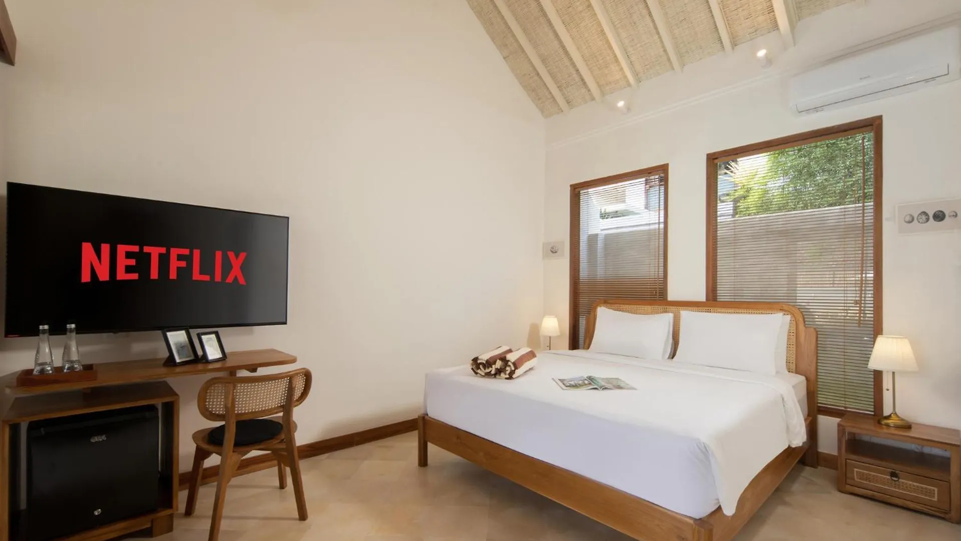 别墅 New, Seminyak 8 Bed,10 Bath Villa, Best Location