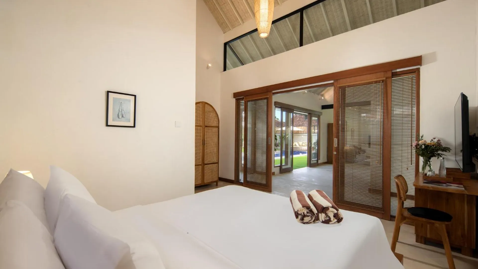 别墅 New, Seminyak 8 Bed,10 Bath Villa, Best Location