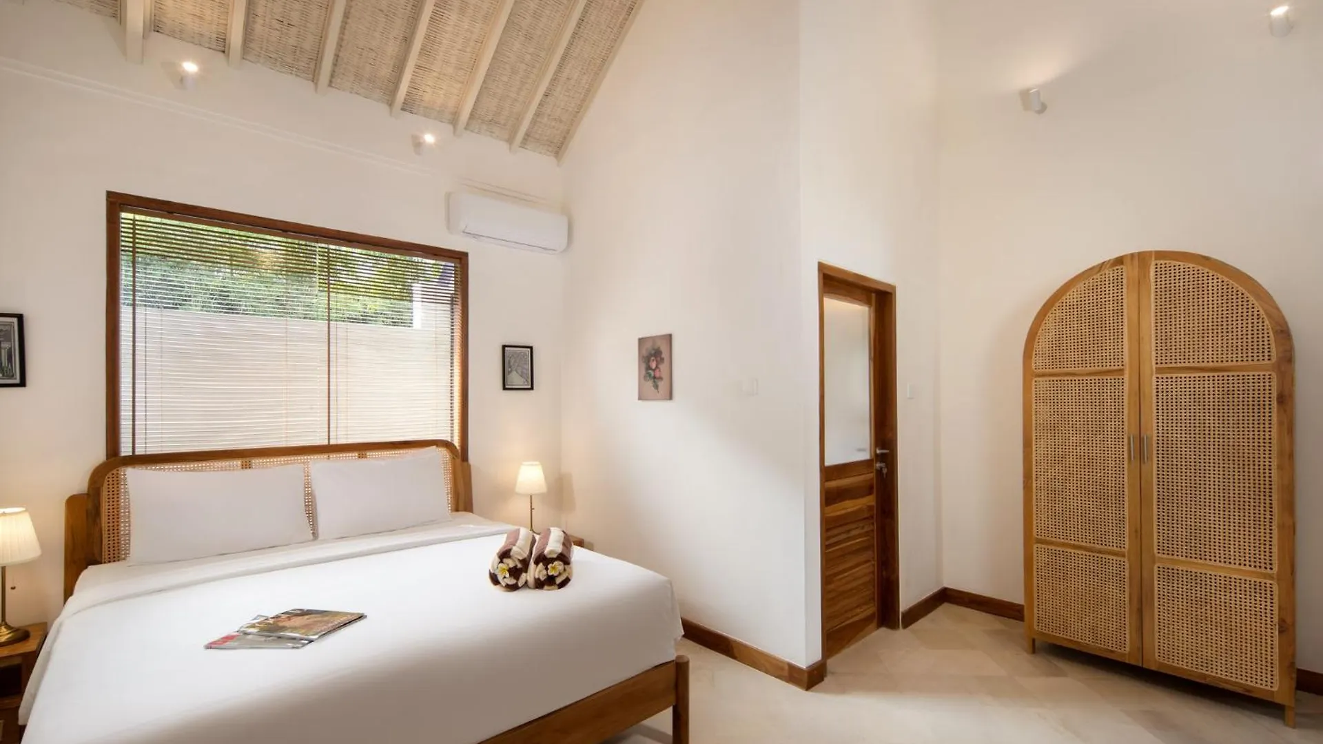 New, Seminyak 8 Bed,10 Bath Villa, Best Location Indonesien